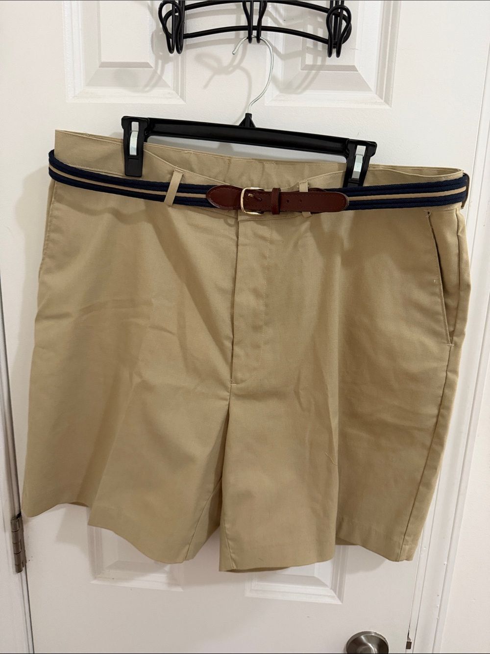 Haggar Tan Flat-Front Shorts with Navy-Trim Belt Size 40